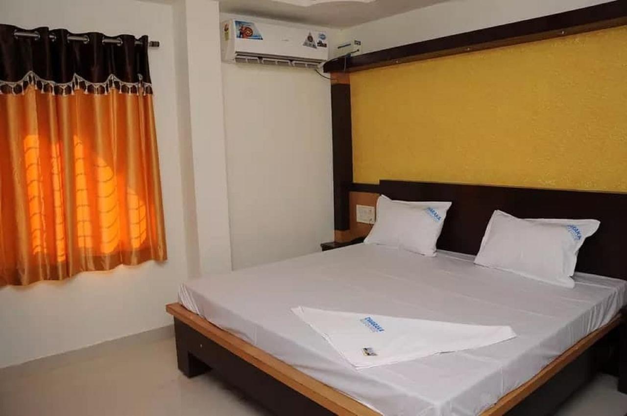Dwaraka Residency Hotel Kakinada Exterior photo